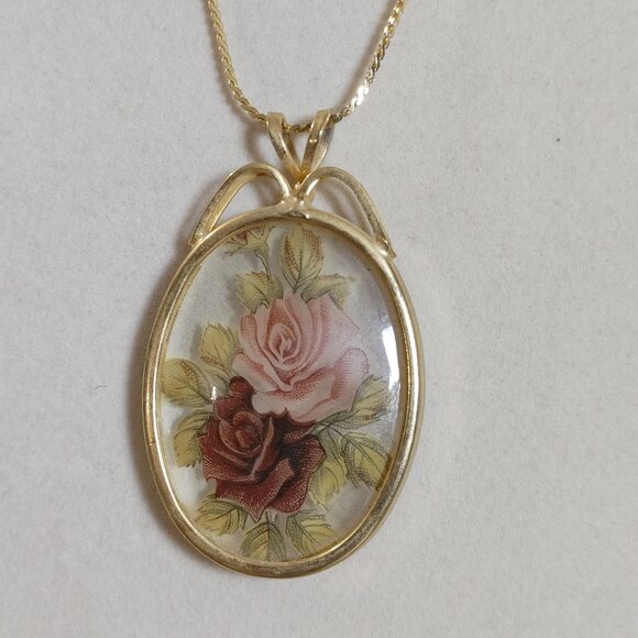 Roses Pendant Necklace 29 Inch Vintage Flowers Oval Pink Red Gold Tone Frame - Picture 9 of 10